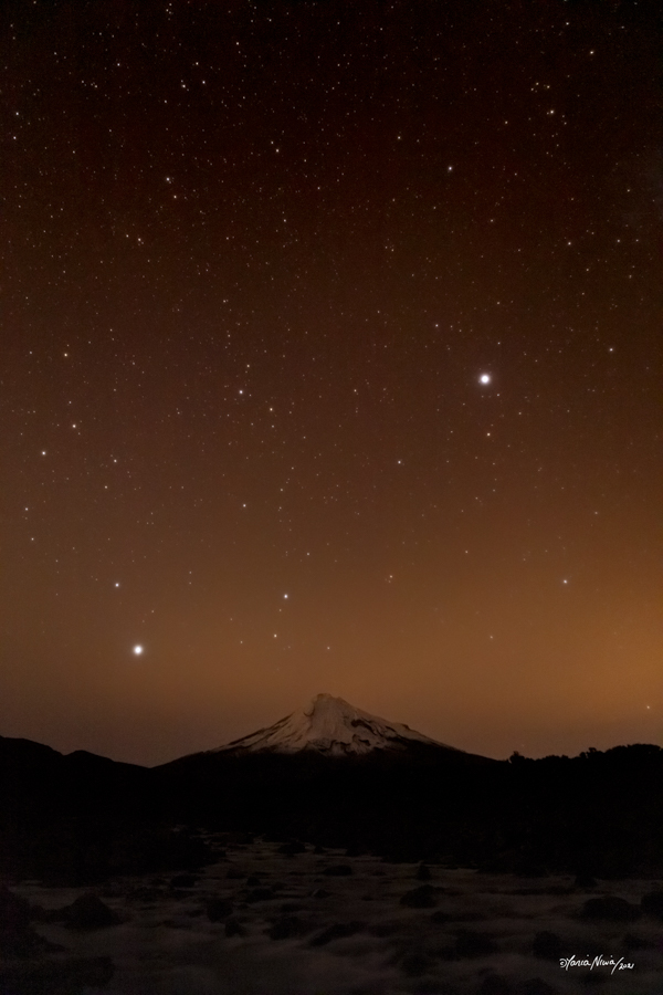 Mount Taranaki night star photo